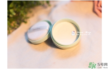 悅詩風(fēng)吟散粉多少錢？悅詩風(fēng)吟定妝粉價格