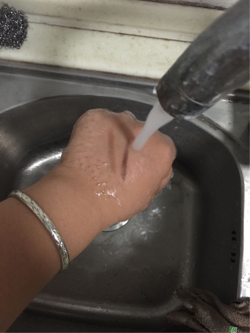 suhu尚惠塑型氣墊眉筆怎么樣?好用嗎? suhu尚惠塑型氣墊眉筆怎么樣?好用嗎?