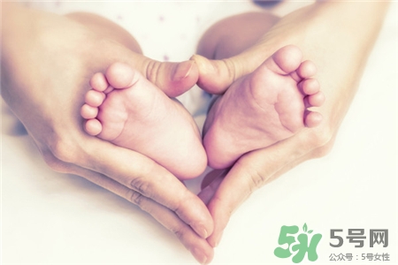 寶寶冬天可以剃光頭嗎?寶寶冬天剃光頭好嗎? 寶寶冬天可以剃光頭嗎?寶寶冬天剃光頭好嗎?