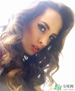 南瓜色口紅適合什么人？南瓜色口紅適合什么膚色？