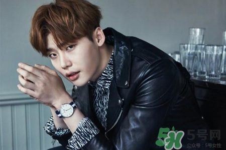 dw手表是機械表嗎？dw手表是機械表還是石英表？