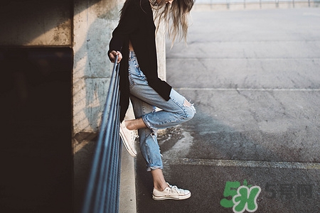 月經(jīng)前頭暈是怎么回事?月經(jīng)前頭暈是癌癥嗎 月經(jīng)前頭暈是怎么回事?月經(jīng)前頭暈是癌癥嗎