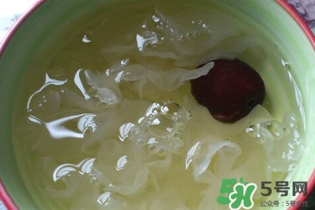 銀耳湯能天天喝嗎？銀耳湯一天中什么時候喝最好？