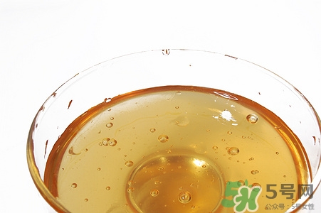 蜂蜜喝著有點酸是什么原因?是變質(zhì)了嗎 蜂蜜喝著有點酸是什么原因?是變質(zhì)了嗎