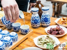 早上喝酒對(duì)身體好嗎?喝早酒對(duì)身體的影響 早上喝酒對(duì)身體好嗎?喝早酒對(duì)身體的影響