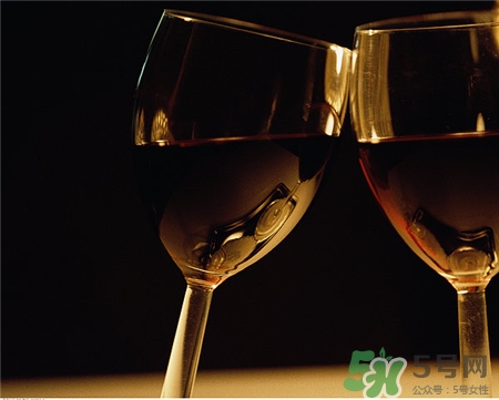 早上喝酒對(duì)身體好嗎?喝早酒對(duì)身體的影響 早上喝酒對(duì)身體好嗎?喝早酒對(duì)身體的影響