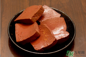 羊血和豬血哪個(gè)好？羊血與豬血的區(qū)別