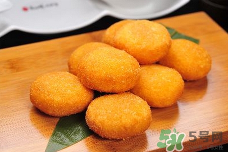 南瓜餅的營養(yǎng)價值 南瓜餅的功效與作用 南瓜餅的營養(yǎng)價值 南瓜餅的功效與作用