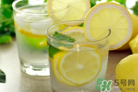 冬天可以喝檸檬水嗎？冬天喝檸檬水好嗎？