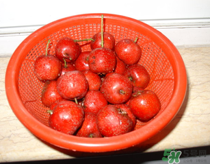 新鮮山楂可以泡水喝嗎？新鮮山楂怎么泡水？