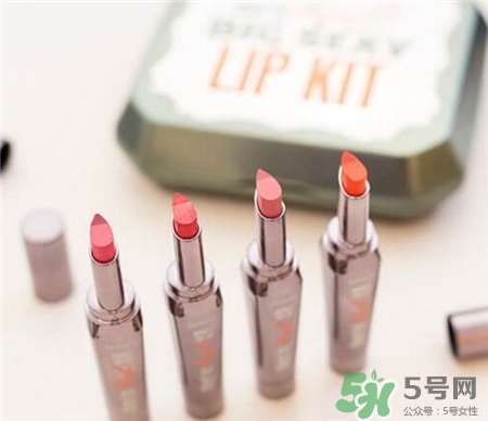 貝玲妃以假亂真雙色唇膏試色 benefit雙色唇膏組合試色 貝玲妃以假亂真雙色唇膏試色 benefit雙色唇膏組合試色