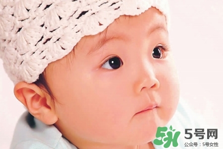 寶寶冬天應該穿幾件衣服最好？冬天寶寶穿多少衣服合適？