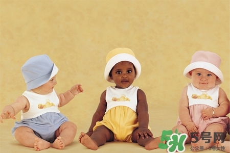 寶寶冬天應該穿幾件衣服最好？冬天寶寶穿多少衣服合適？