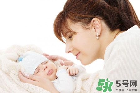 寶寶冬天應該穿幾件衣服最好？冬天寶寶穿多少衣服合適？