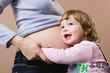 寶寶冬天應該穿幾件衣服最好？冬天寶寶穿多少衣服合適？