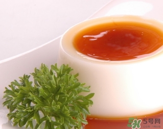 布丁和果凍的區(qū)別 布丁的功效作用 布丁和果凍的區(qū)別 布丁的功效作用