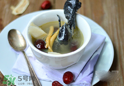 經(jīng)期可以喝烏雞湯嗎？經(jīng)期喝烏雞湯有什么好處？