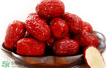 灰棗和紅棗哪種營(yíng)養(yǎng)高？灰棗和紅棗哪個(gè)補(bǔ)血呢？