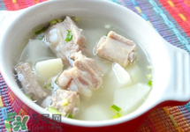 山藥排骨湯的營養(yǎng)價(jià)值 山藥排骨湯的功效與作用及做法 山藥排骨湯的營養(yǎng)價(jià)值 山藥排骨湯的功效與作用及做法