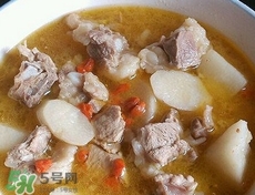 山藥排骨湯的營養(yǎng)價(jià)值 山藥排骨湯的功效與作用及做法 山藥排骨湯的營養(yǎng)價(jià)值 山藥排骨湯的功效與作用及做法