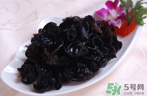 木耳和銀耳能一起吃嗎?一起吃有什么好處 木耳和銀耳能一起吃嗎?一起吃有什么好處