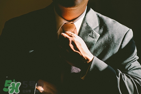 矮個(gè)子穿西裝好看嗎?矮個(gè)子穿西裝應(yīng)該注意的5點(diǎn) 矮個(gè)子穿西裝好看嗎?矮個(gè)子穿西裝應(yīng)該注意的5點(diǎn)