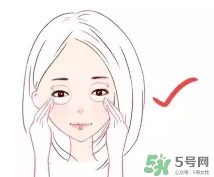 護膚品正確使用手法 別再錯誤護膚啦 護膚品正確使用手法 別再錯誤護膚啦