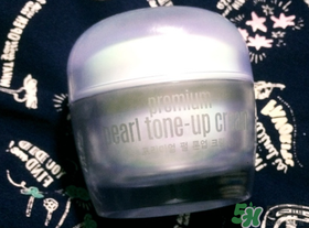 素顏霜要定妝嗎？素顏霜要用散粉定妝嗎？