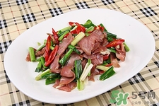 青蒜的營養(yǎng)價(jià)值 青蒜的功效與作用 青蒜的營養(yǎng)價(jià)值 青蒜的功效與作用