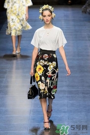 年會穿什么鞋子？公司年會女生鞋子搭配