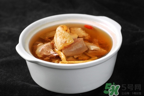 天麻鴿子湯怎么燉?天麻鴿子湯的功效與作用 天麻鴿子湯怎么燉?天麻鴿子湯的功效與作用