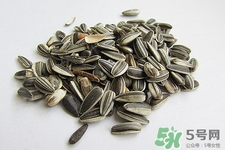 瓜子皮卡在喉嚨里怎么辦?瓜子皮卡在喉嚨妙招 瓜子皮卡在喉嚨里怎么辦?瓜子皮卡在喉嚨妙招