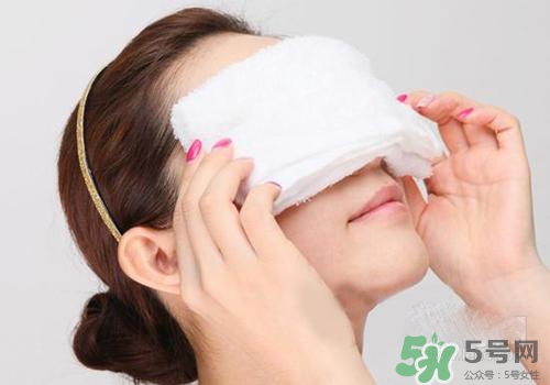 眼皮跳是冷敷還是熱敷？眼皮跳怎么辦？