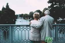 何首烏怎么吃治白發(fā)?何首烏治白發(fā)多久見效 何首烏怎么吃治白發(fā)?何首烏治白發(fā)多久見效