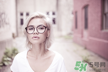 何首烏怎么吃治白發(fā)?何首烏治白發(fā)多久見效 何首烏怎么吃治白發(fā)?何首烏治白發(fā)多久見效