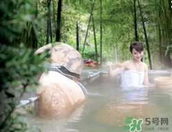 來月經(jīng)可以泡溫泉嗎？泡溫泉來月經(jīng)了怎么辦？