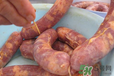 灌香腸一斤肉放多少鹽？10斤肉灌香腸放多少鹽？