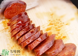 腌臘腸可以放酒嗎?腌臘腸放白酒有什么作用? 腌臘腸可以放酒嗎?腌臘腸放白酒有什么作用?