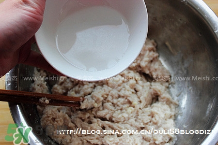 魚(yú)丸用什么粉？魚(yú)丸用面粉還是淀粉？