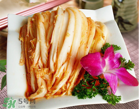 腌白菜放多少鹽？腌白菜放鹽比例