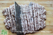 魚(yú)丸用什么粉？魚(yú)丸用面粉還是淀粉？