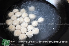 魚(yú)丸用什么粉？魚(yú)丸用面粉還是淀粉？