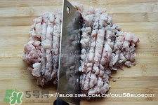 魚(yú)丸用什么粉？魚(yú)丸用面粉還是淀粉？