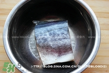 魚(yú)丸用什么粉？魚(yú)丸用面粉還是淀粉？