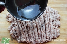 魚(yú)丸用什么粉？魚(yú)丸用面粉還是淀粉？