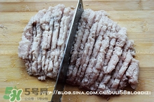 魚(yú)丸用什么粉？魚(yú)丸用面粉還是淀粉？