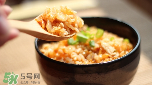 夾生飯可以做炒飯嗎?夾生飯能炒蛋炒飯嗎 夾生飯可以做炒飯嗎?夾生飯能炒蛋炒飯嗎