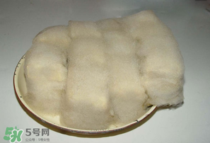 霉豆腐長(zhǎng)黑毛能吃嗎？霉豆腐為什么長(zhǎng)黑毛？