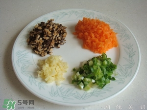 一斤糯米可以做多少個糯米丸子？一斤糯米可以做多少糯米圓子？