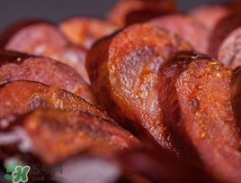 臘腸外面的皮是什么？臘腸皮是什么做的？